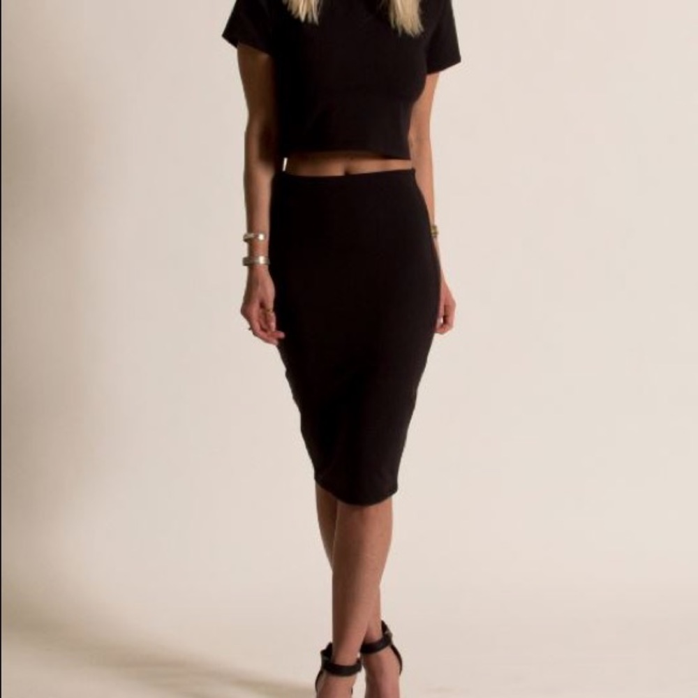 Donna Mizani Midi Skirt In Caviar